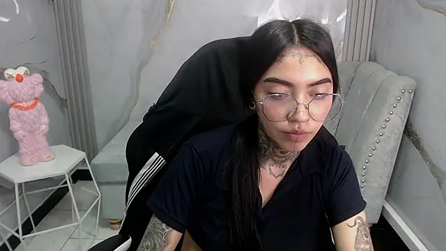 Snapshot of Ashley_Blum_v chatting on October 25, 1:13 am Ashley Blum v online show from October 25, 1:13 am