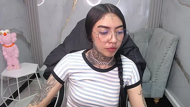 Snapshot of Ashley_Blum_v chatting on October 30, 1:01 pm Ashley Blum v online show from October 30, 1:01 pm