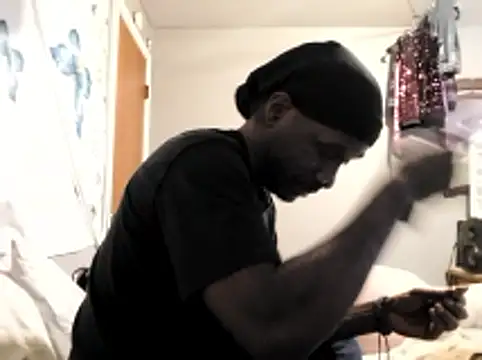 Snapshot of Dick2long87 chatting on March 8, 4:05 am Dick2long87 online show from March 8, 4:05 am