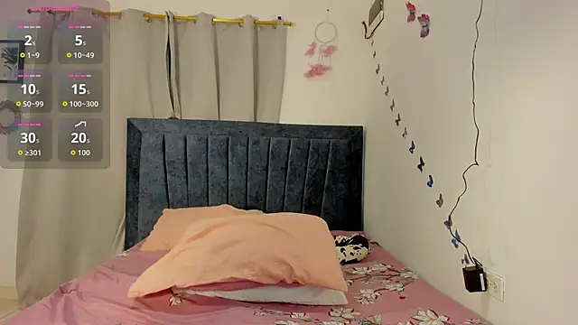 Snapshot of emmie_bunny chatting on September 17, 10:33 pm emmie bunny online show from September 17, 10:33 pm