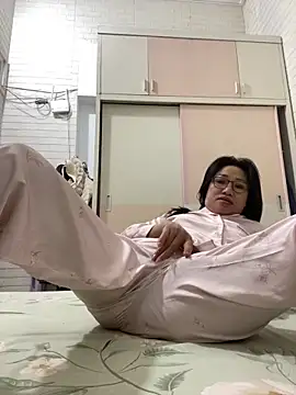 Snapshot of Vitamin_sexy chatting on December 14, 11:42 pm Vitamin sexy online show from December 14, 11:42 pm