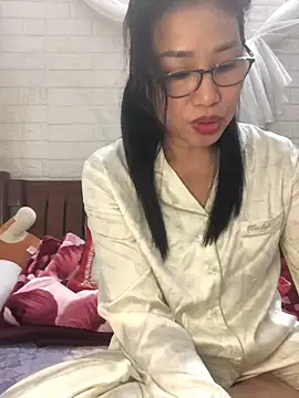 Snapshot of Vitamin_sexy chatting on December 19, 1:07 pm Vitamin sexy online show from December 19, 1:07 pm