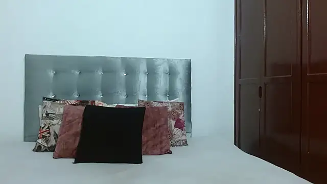 DaiishaWolf online show from September 12, 7:47 pm