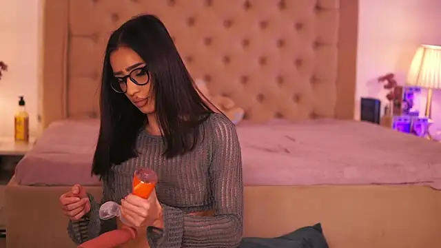 ChloeObril online show from April 5, 4:09 am