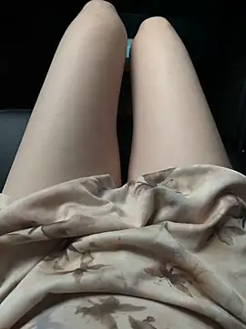 littleqiu online show from May 21, 11:50 am