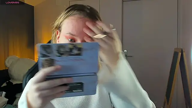 Amanda Butlerr online show from November 13, 10:25 am