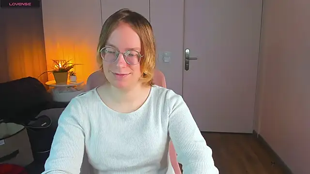 Amanda Butlerr online show from April 4, 1:41 pm