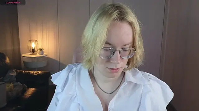 Snapshot of Amanda_Butlerr chatting on June 28, 3:29 pm Amanda Butlerr online show from June 28, 3:29 pm