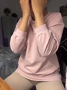 Snapshot of bunny_b4nny chatting on January 6, 9:02 am bunny b4nny online show from January 6, 9:02 am