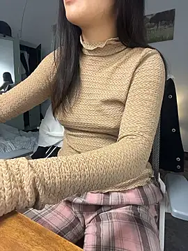 Snapshot of bunny_b4nny chatting on January 10, 7:10 am bunny b4nny online show from January 10, 7:10 am