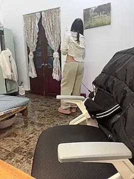 Snapshot of bunny_b4nny chatting on February 11, 2:33 pm bunny b4nny online show from February 11, 2:33 pm