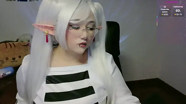 Snapshot of Livelle69 chatting on April 4, 9:45 pm Livelle69 online show from April 4, 9:45 pm