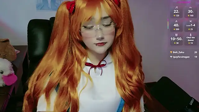 Snapshot of Livelle69 chatting on April 7, 9:04 pm Livelle69 online show from April 7, 9:04 pm