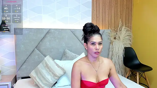 Brunnette Sensation online show from December 17, 8:15 pm