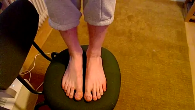 ChefDeLust online show from April 3, 3:32 pm