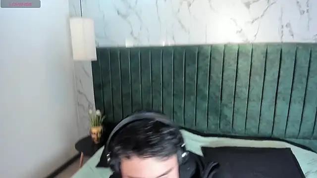 AustinJones  online show from February 20, 7:36 pm