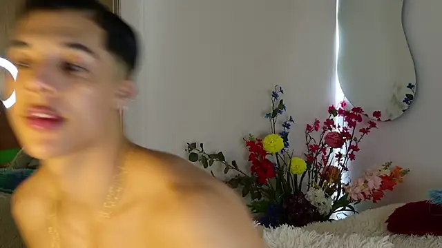 Troye Williams online show from July 12, 4:31 pm