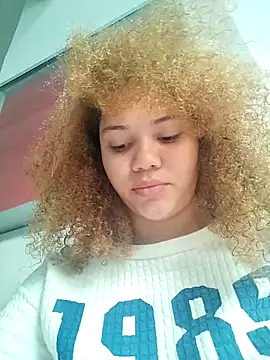 SirenRouge 69 online show from December 18, 9:32 pm