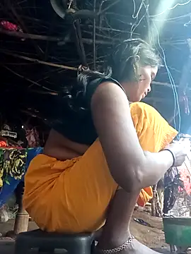 Snapshot of cute_diya_12 chatting on December 23, 2:42 am cute diya 12 online show from December 23, 2:42 am