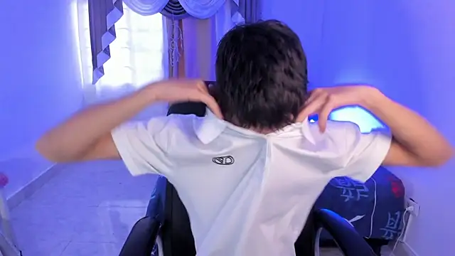 Aron Boyy online show from November 12, 8:41 pm