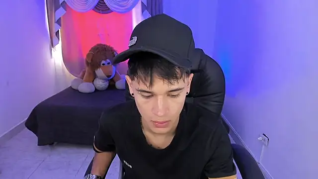 Aron Boyy online show from March 3, 8:04 pm