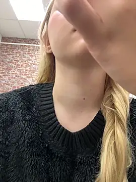 Sky Cutie online show from November 1, 5:09 am