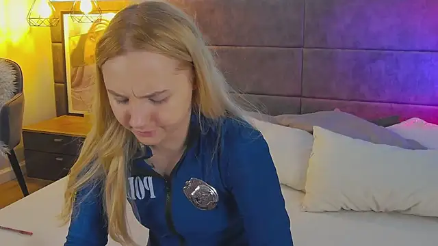 Sky Cutie online show from April 18, 4:27 am