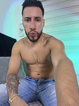 Snapshot of Thiago_Hill chatting on June 14, 2:24 am Thiago Hill online show from June 14, 2:24 am