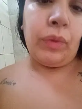 Snapshot of Pomelit00 chatting on February 21, 9:38 pm Pomelit00 online show from February 21, 9:38 pm