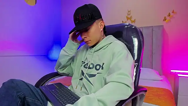 Nascary Fox online show from March 17, 12:41 pm