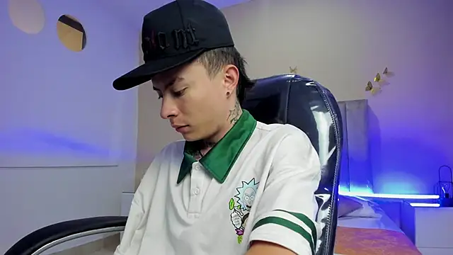 Nascary Fox online show from April 1, 12:39 pm