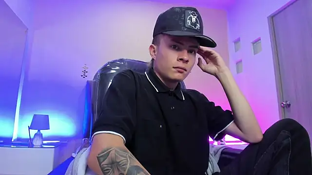 Nascary Fox online show from April 19, 6:10 pm