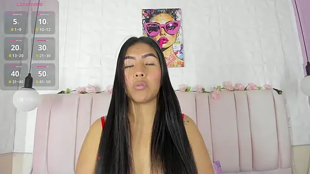 luna maisonn online show from July 9, 1:15 pm