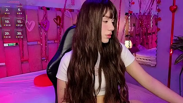 Snapshot of ZharaLux chatting on February 13, 12:56 pm ZharaLux online show from February 13, 12:56 pm