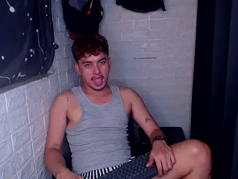 Snapshot of Tempting_jon chatting on June 20, 8:39 am Tempting jon online show from June 20, 8:39 am