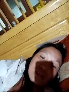 miss-su online show from April 18, 10:30 am