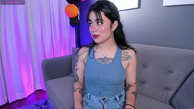 flower smith  online show from October 27, 11:47 am