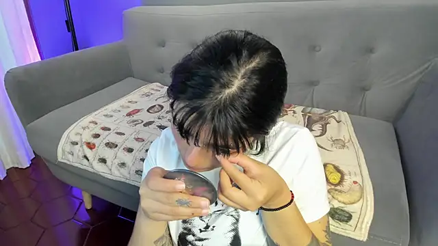 flower smith  online show from April 4, 11:40 am