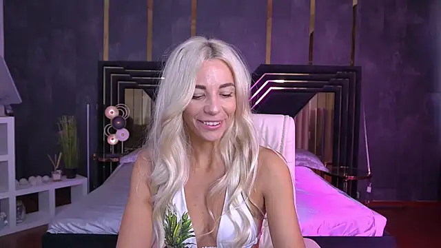 BellaRayyy online show from September 28, 6:19 am