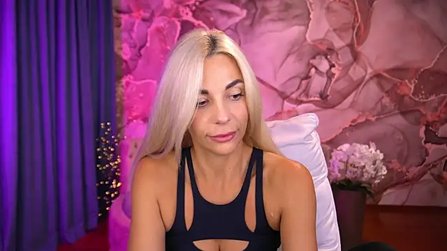 BellaRayyy online show from September 29, 7:51 pm