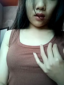 Snapshot of Ananine chatting on April 6, 12:08 am Ananine online show from April 6, 12:08 am