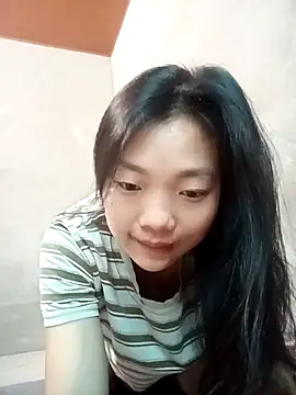 Snapshot of Ananine chatting on April 6, 11:49 pm Ananine online show from April 6, 11:49 pm