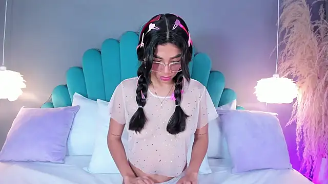 AlassiaHocthner online show from October 9, 11:41 am