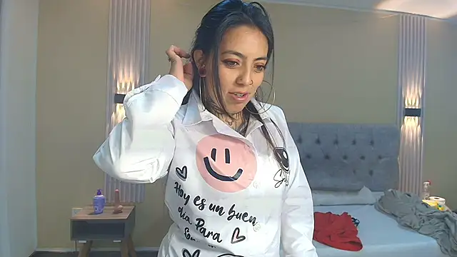 Snapshot of LiaMonroee_ chatting on September 10, 11:43 am LiaMonroee online show from September 10, 11:43 am