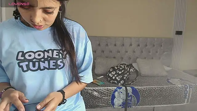 Snapshot of LiaMonroee_ chatting on October 12, 11:42 am LiaMonroee online show from October 12, 11:42 am