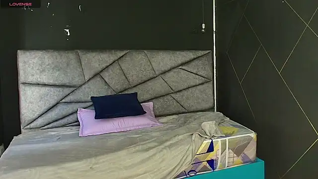 Snapshot of LiaMonroee_ chatting on November 9, 11:52 am LiaMonroee online show from November 9, 11:52 am