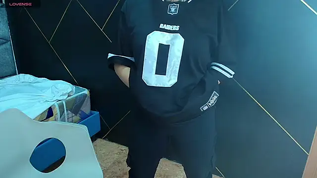 Snapshot of LiaMonroee_ chatting on November 11, 11:54 am LiaMonroee online show from November 11, 11:54 am