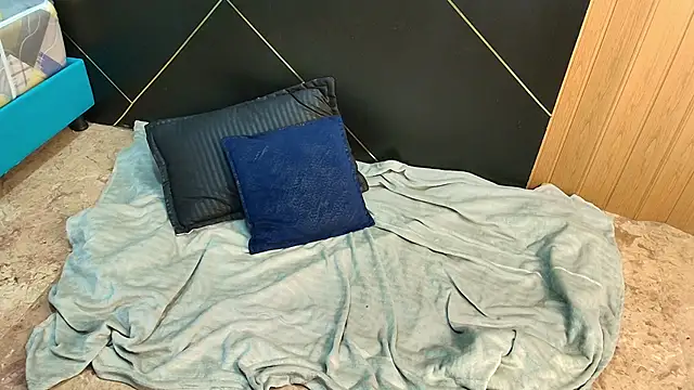 Snapshot of LiaMonroee_ chatting on November 20, 11:43 am LiaMonroee online show from November 20, 11:43 am