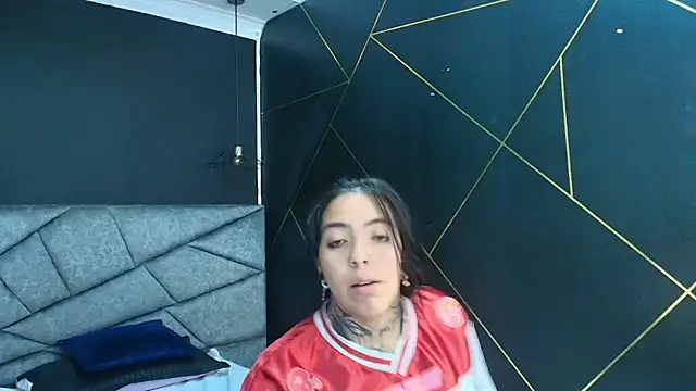 Snapshot of LiaMonroee_ chatting on December 2, 11:59 am LiaMonroee online show from December 2, 11:59 am