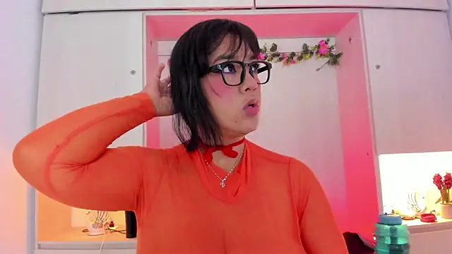 VickyRuiz  online show from February 15, 1:20 pm